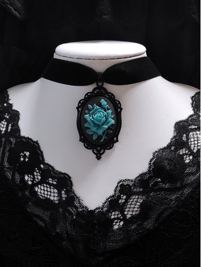 Black and Blue Rose Embossed Gothic Retro Velvet Pendant Choker