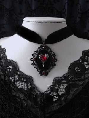 Black Gothic Bloody Heart-Shaped Crystal Pendant Velvet Choker
