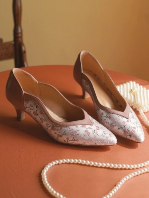 Pink Retro Elegant Floral Embroidered Kitten Heel Victorian Shoes