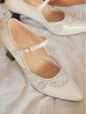 White Vintage Lace Splicing Leather Buckle Strap Victorian Shoes