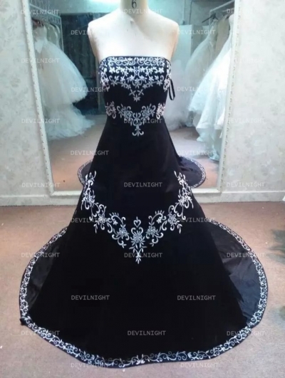 Black Embroidery Gothic Wedding Dress