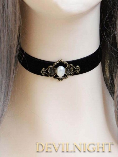Gothic Victorian Short Pendant Necklace