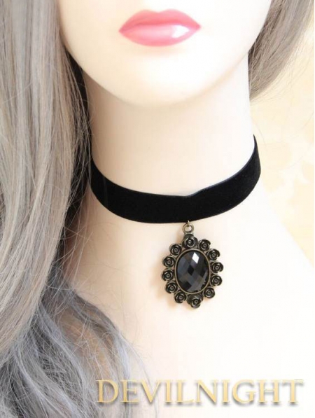 Black Pendant Gothic Victorian Necklace - Devilnight.co.uk