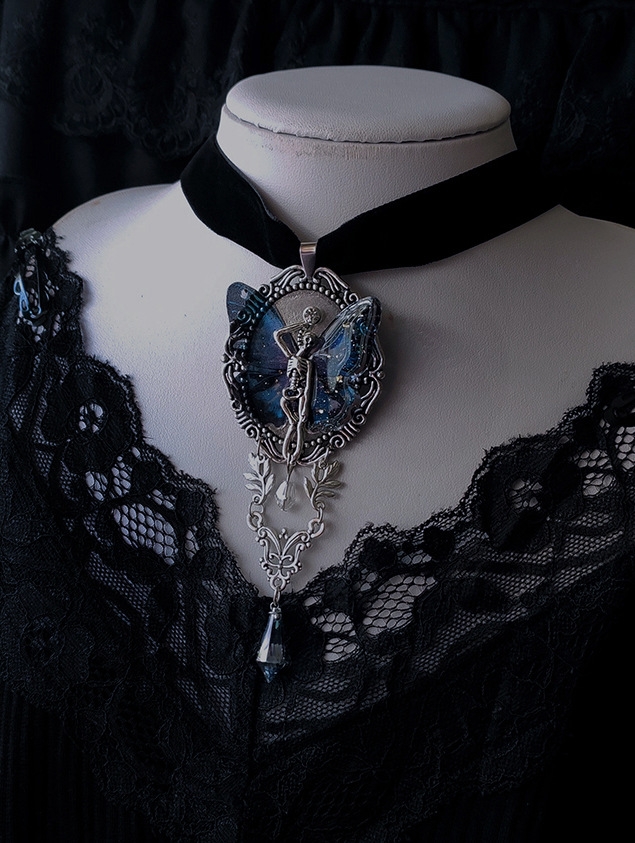Black Gothic Skull Butterfly Crystal Pendant Velvet Choker