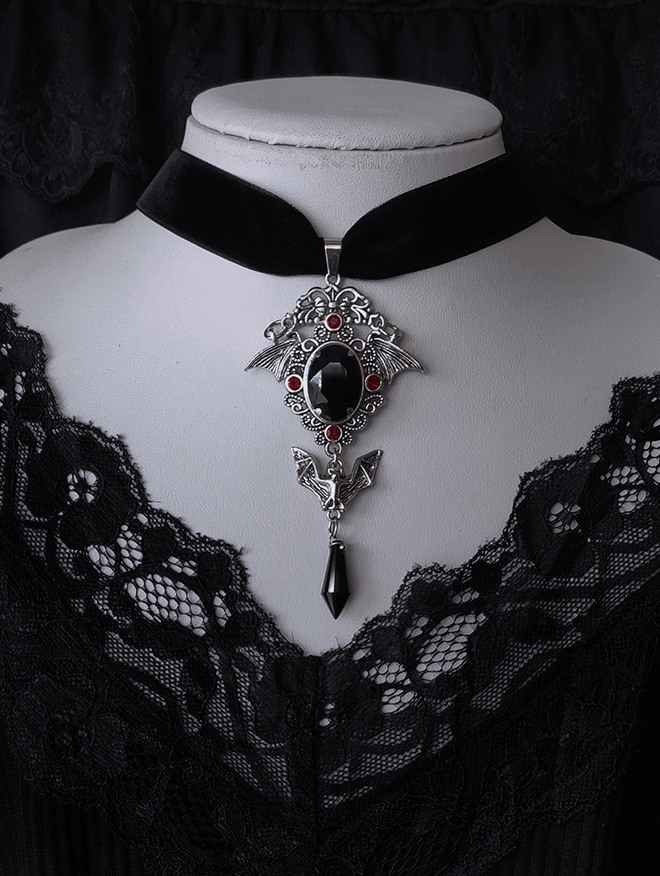 Black Velvet Vintage Gothic Bat Crystal Pendant Choker