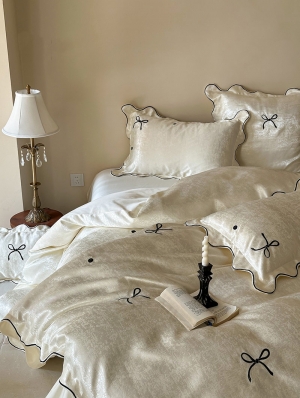 Ivory Vintage Bowknot Embroidered Ruffled Comforter Set