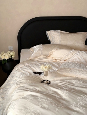 Ivory Floral Printed Ruched Vintage Comforter Set