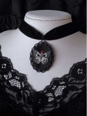 Black Gothic Skull Butterfly Framed Pendant Velvet Choker