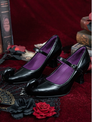 Black Retro Gothic Belted Curly Pointed Toe Shoes