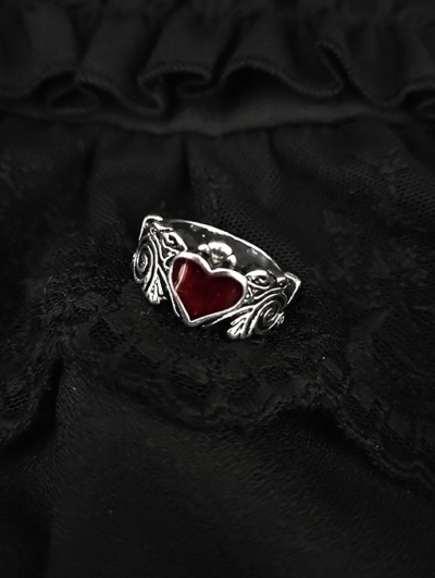 Vintage Gothic Red Heart Ring
