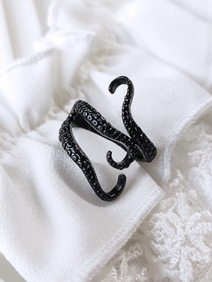 Black Gothic Punk Boa Constrictor Ring