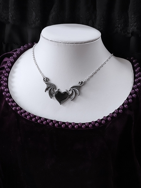 Black Gothic Punk Retro Heart Bat Wing Pendant Necklace