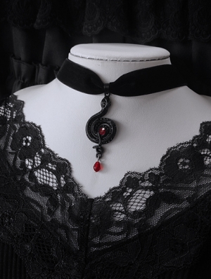 Black Gothic Vintage Blood Snake Entrenched Pendant Velvet Choker